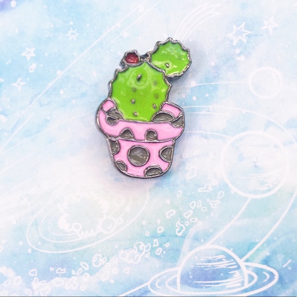 ✨ Cactus Pin ✨ - Picture 2 of 5